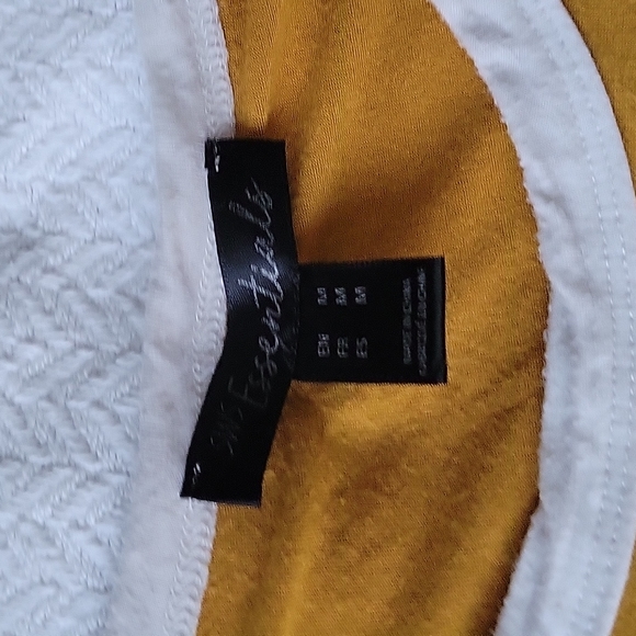 SWS Essentials Cropped Tshirt - Picture 2 of 2